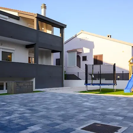 Antonio Apartments Zara Esterno foto